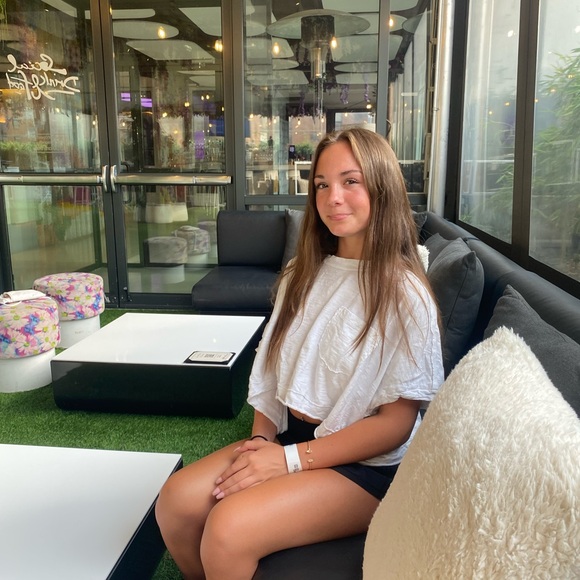 Meet your Posher, Halley - Picture 5 of 5